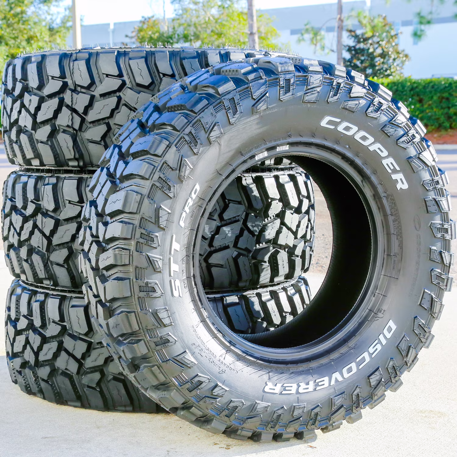 Set of 4 Cooper Discoverer STT Pro 285/75R16 126/123Q E 10 Ply m/t mud Light Truck Tires